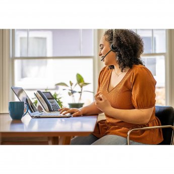 Poly Voyager 4320-M +USB-A to USB-C Cable +BT700 dongle